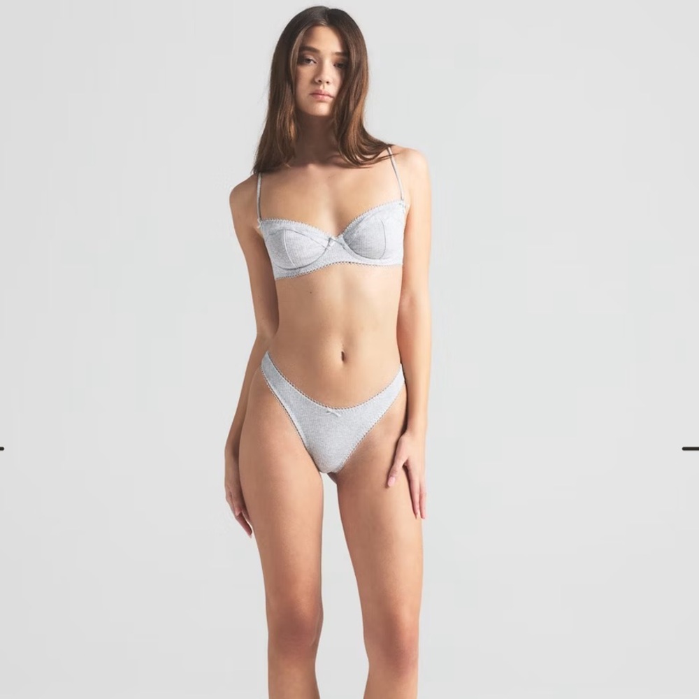 SKIMS Unlined Balconette bra 38C